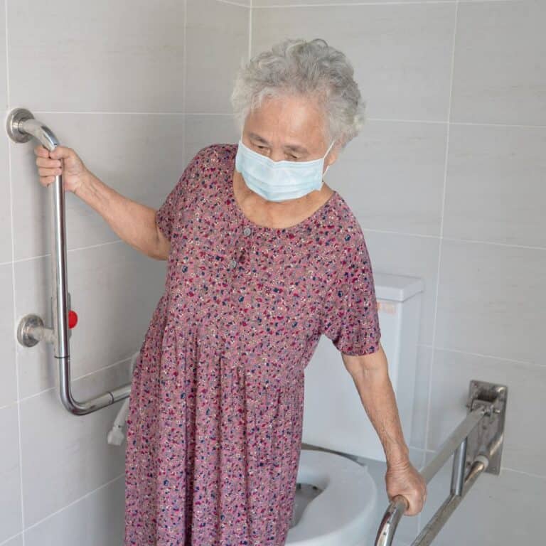 Bathroom Safety Bars for Elderly: To DIY or Not to DIY?